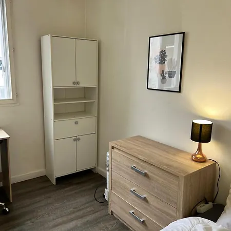 Private In A Shared Apartment *